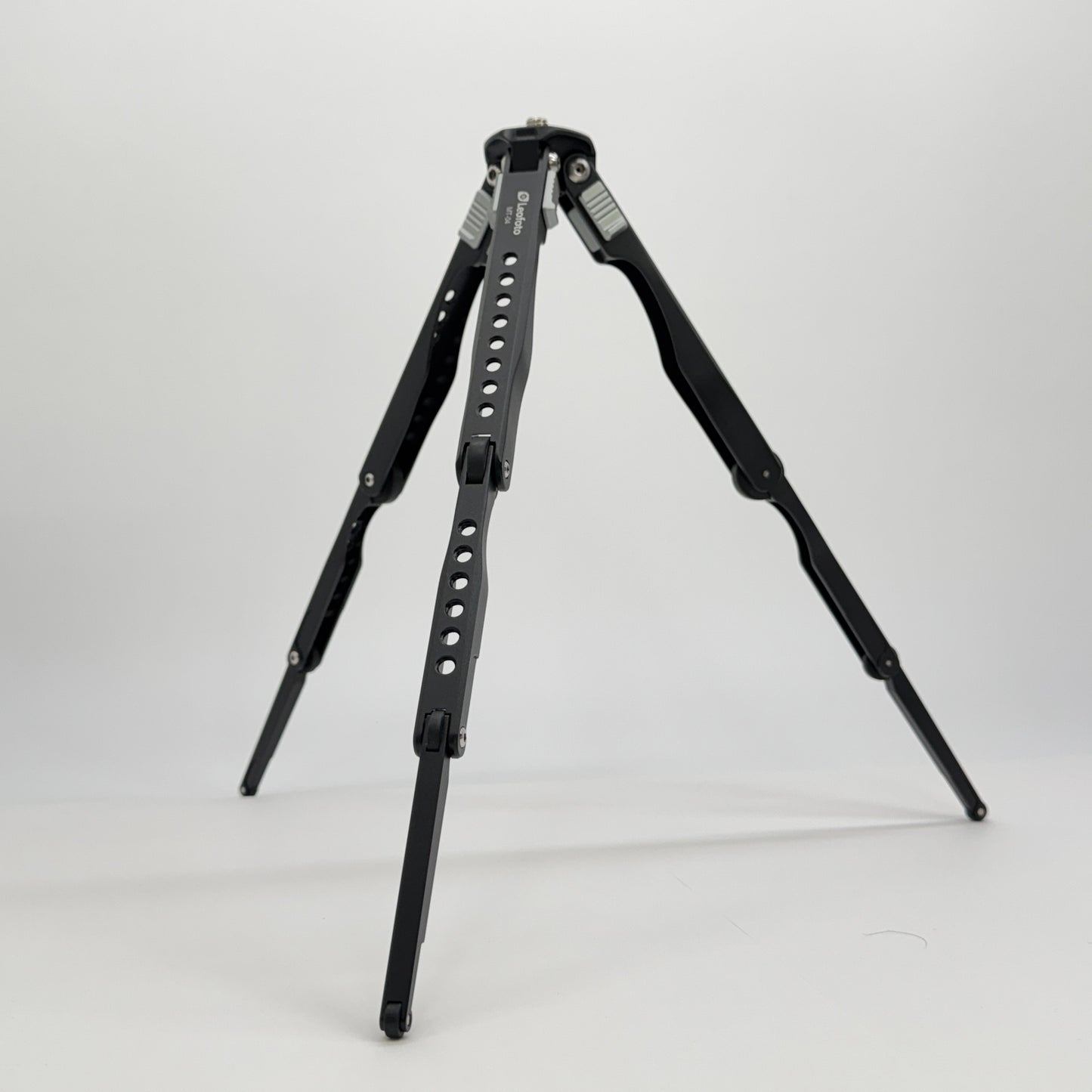 美品 Leofoto MT-04 ミニ三脚 レオフォト ブラック　【C7109-60】
