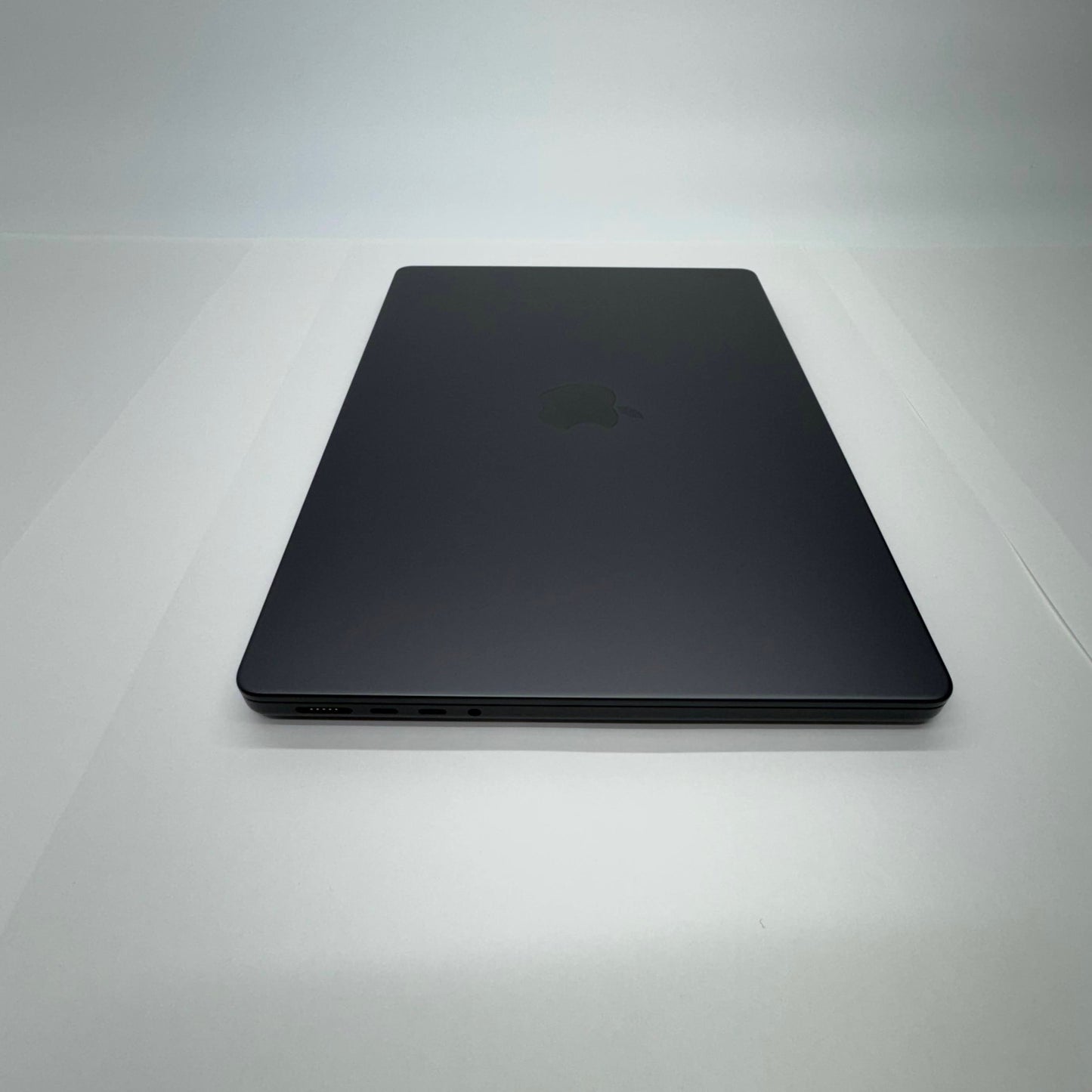 美品 MacBook Pro Liquid Retina XDR 14インチ (Late 2024) Apple M4 Pro 12コア/24GB/SSD 512GB スペースブラック MX2H3J/A バッテリー最大容量100%【C4467-80】