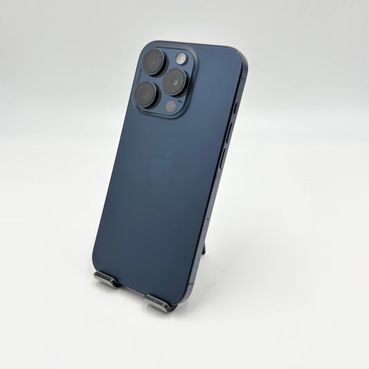 美品 iPhone 15 Pro 256GB SIMフリー NTUG3J/A ブルーチタニウム 充放電回数194回 最大容量99%【C6780-C】