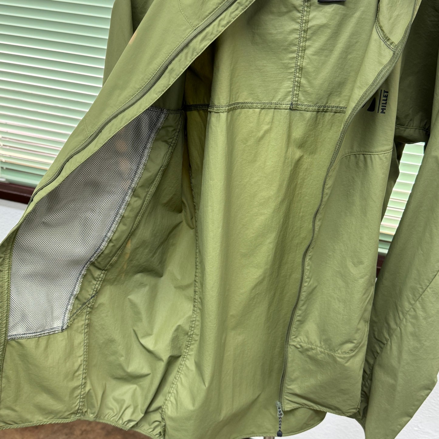 美品 MILLET ミレー MIV01929 Breathebarrier Wilder LT ジャケット カーキ サイズ:S 【C5745】