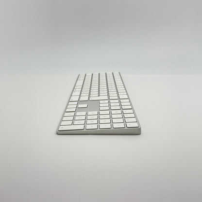 Apple Magic Keyboard テンキー付き (JIS) A1843 [シルバー]【C7132-80】