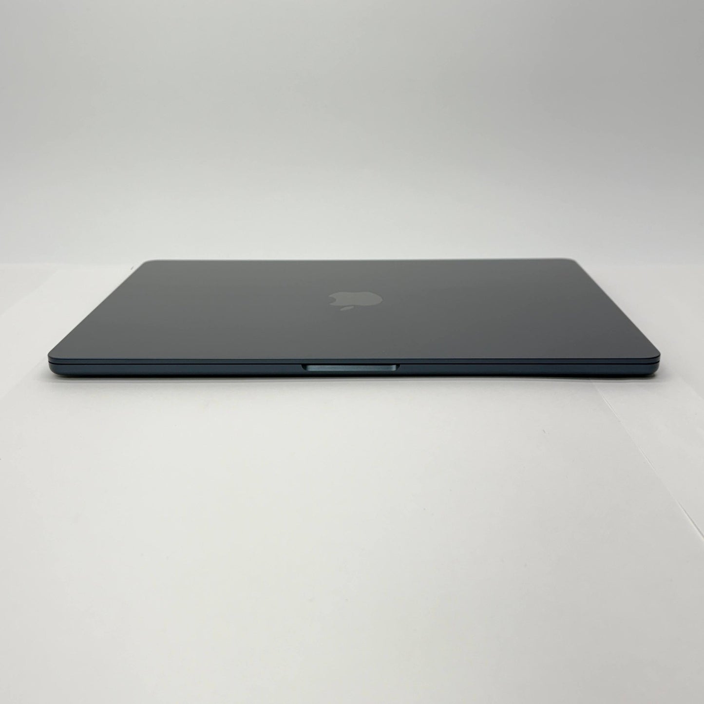 美品 Apple MacBook Air 15インチ M3 2024 8コアCPU 10コアGPU 16GB 1TB ミッドナイト バッテリー最大容量100%  【C8439-80】