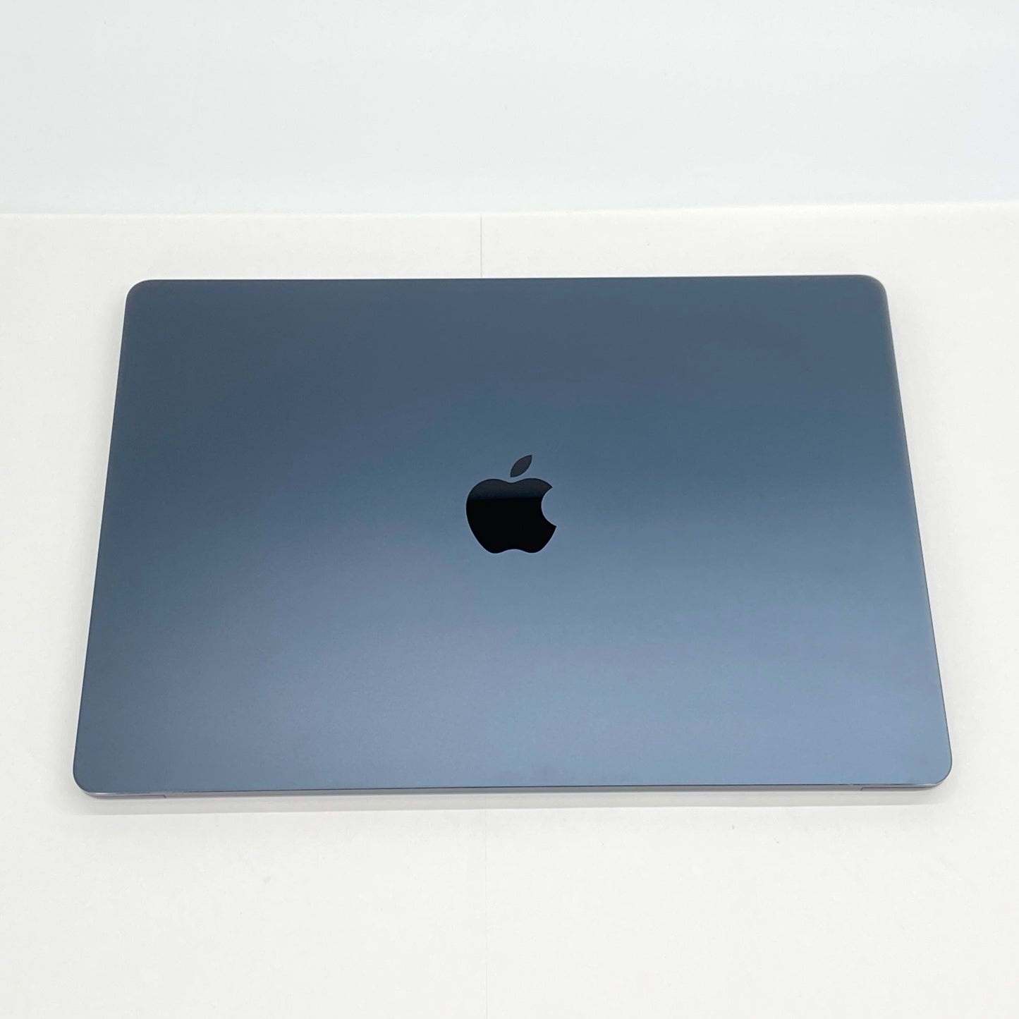 Apple MacBook Air 15インチ M2 2023 8コアCPU 10コアGPU 16GB 512GB バッテリー最大容量100% 付属品完備【C6262-100】
