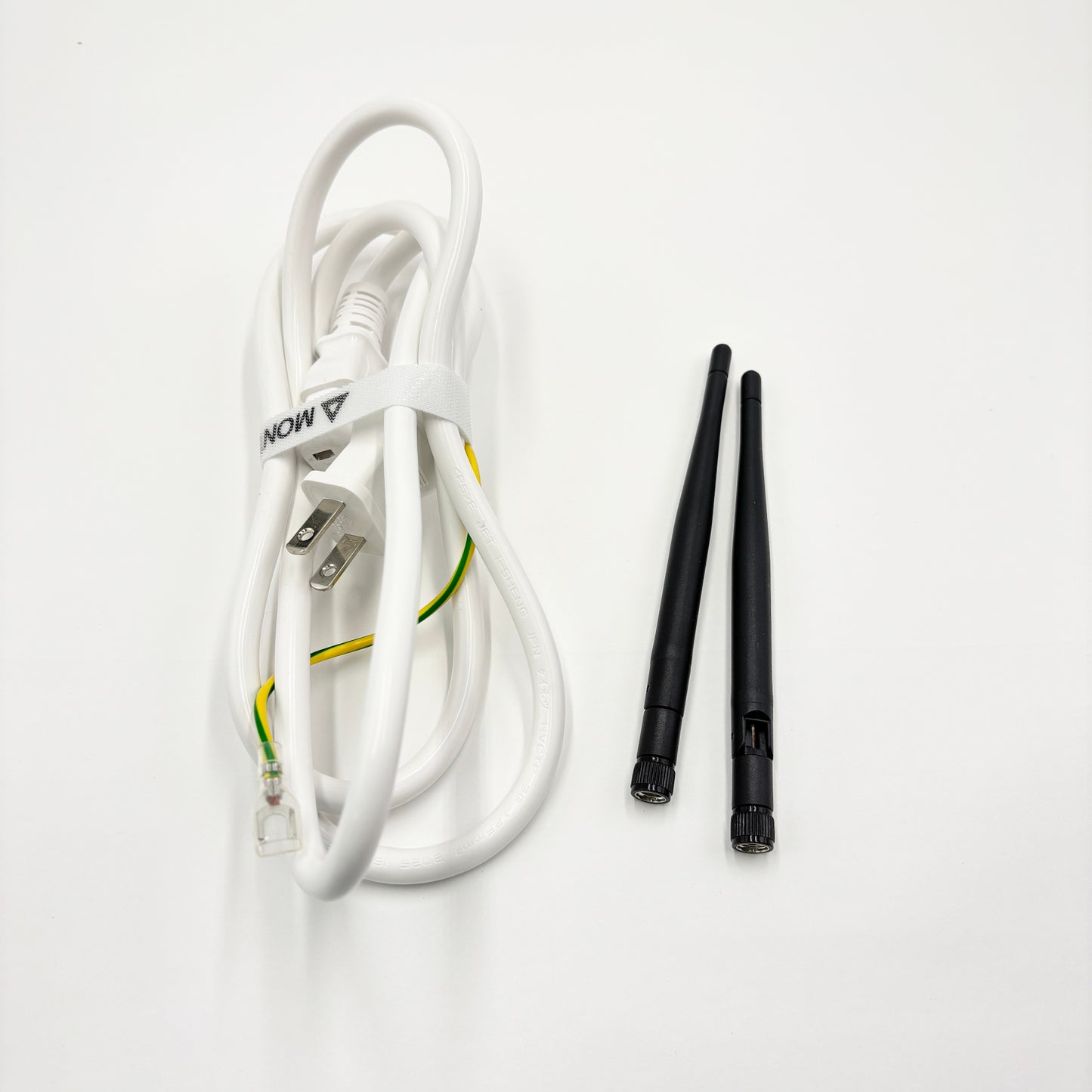 美品 ゲーミングPC 自作PC Core i3-12100F DDR4 16GB SSD1TB GTX 1650 Win11 Pro【C5768-140】