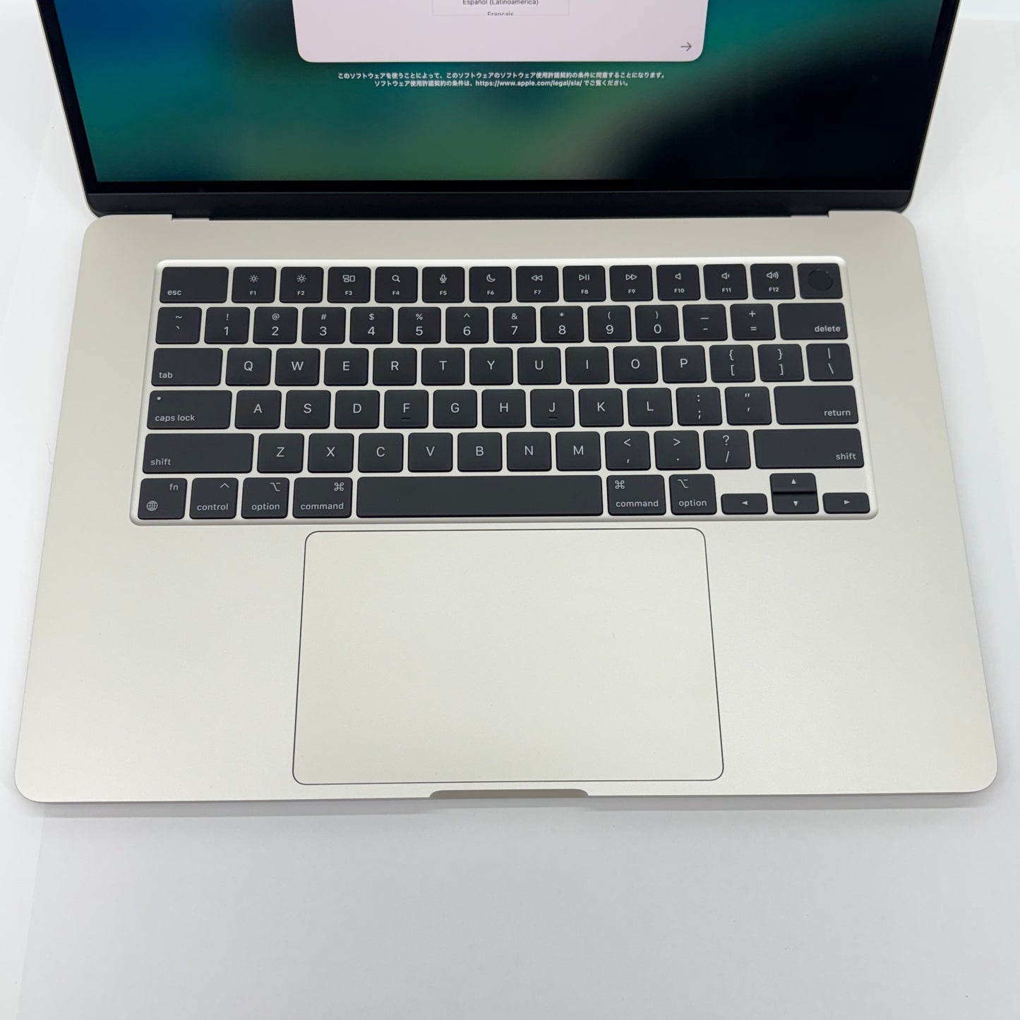 新品同様 美品　US配列 Apple MacBook Air M3  2024 15インチ 8GB 256GB スターライト MRYR3JA/A バッテリー最大容量100%【C5666-80】