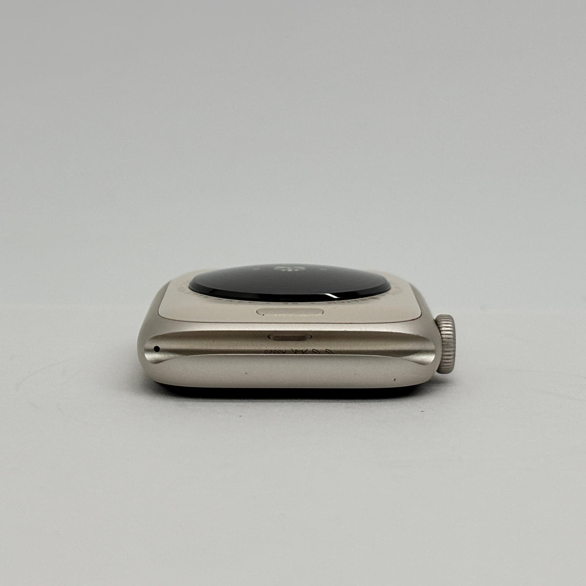 美品 Apple Watch SE 第3世代 GPSモデル 44ｍｍ MEP04J/A スターライトアルミ Nikeスポーツバンド M/L バッテリー最大容量100%  【C9027-60】