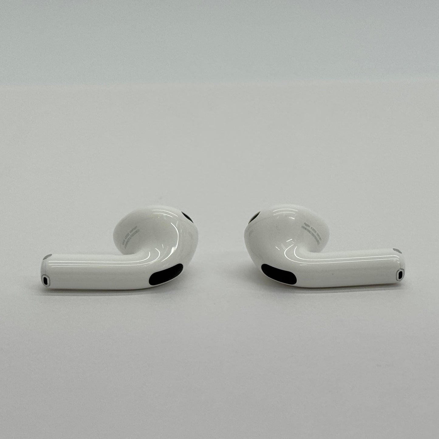 Apple AirPods 4 (ANC)  A3056 A3055 A3059 Bluetooth ノイズキャンセリング搭載【C7374-N】