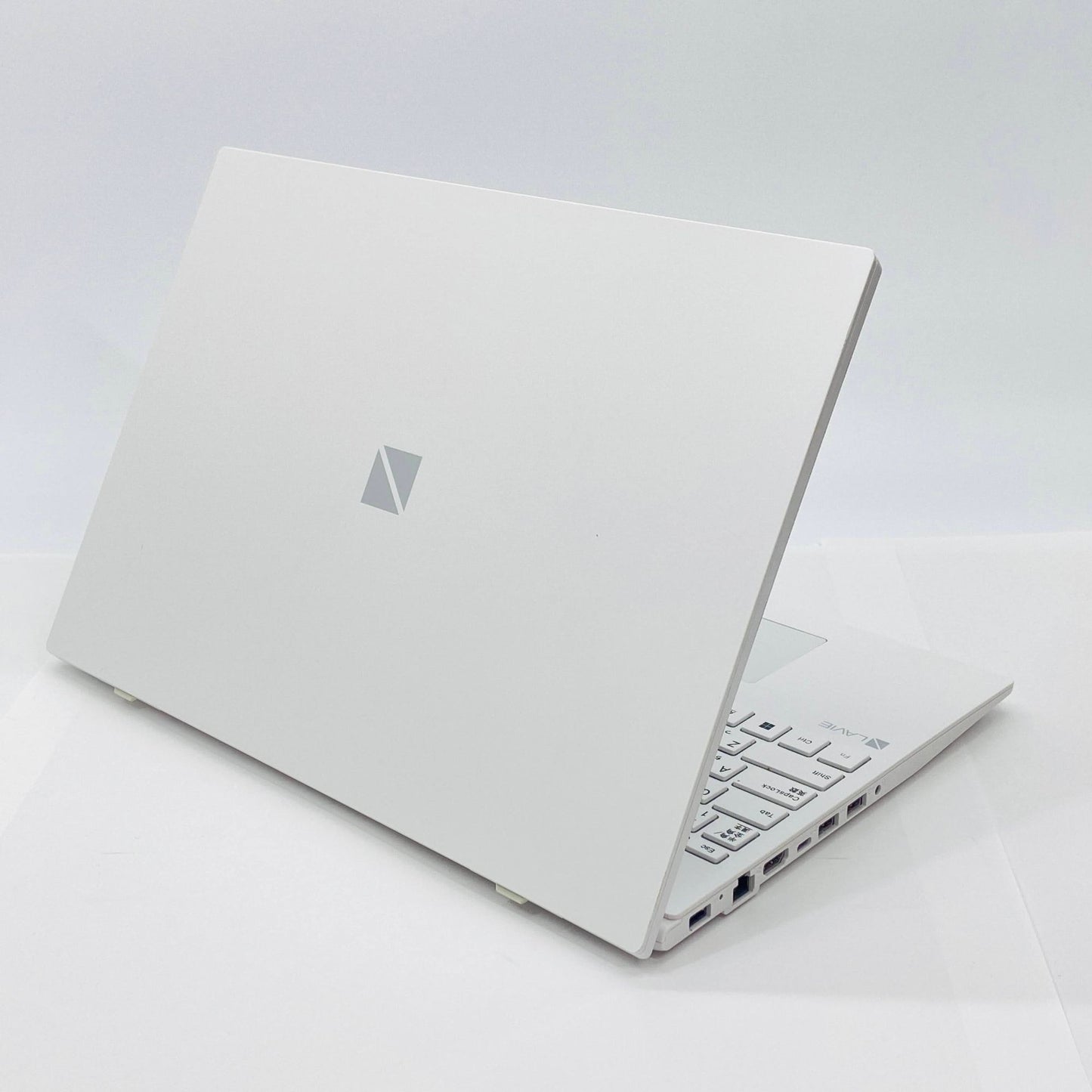 NEC N1570GAW i7-1165G7 16GB SSD 256GB Windows 11Home 【C4854-80】