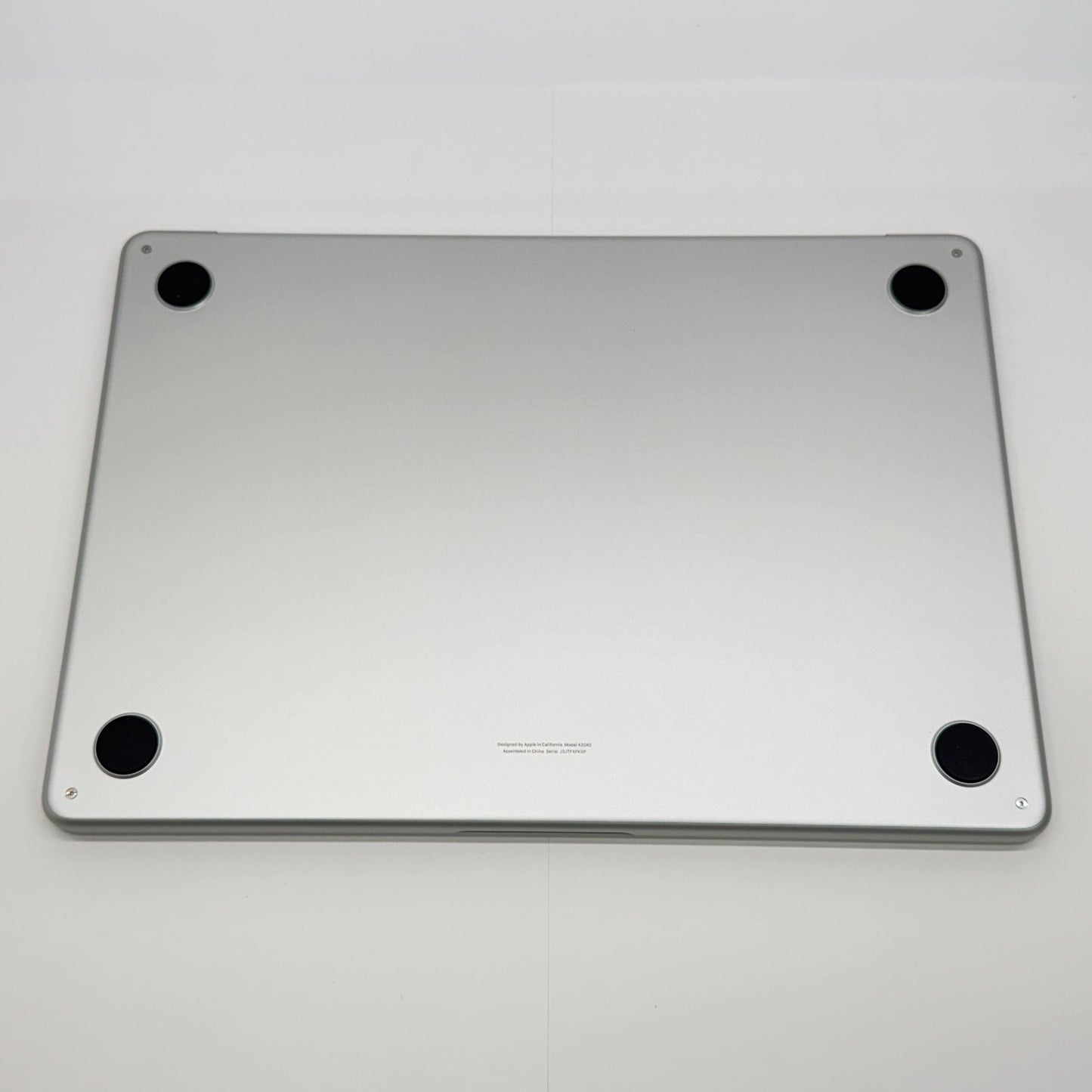 新品同様 美品 Apple MacBook Air 2025 13インチ M4 16GB SSD 256GB MW0W3J/A シルバー バッテリー最大容量100%【C7273-80】