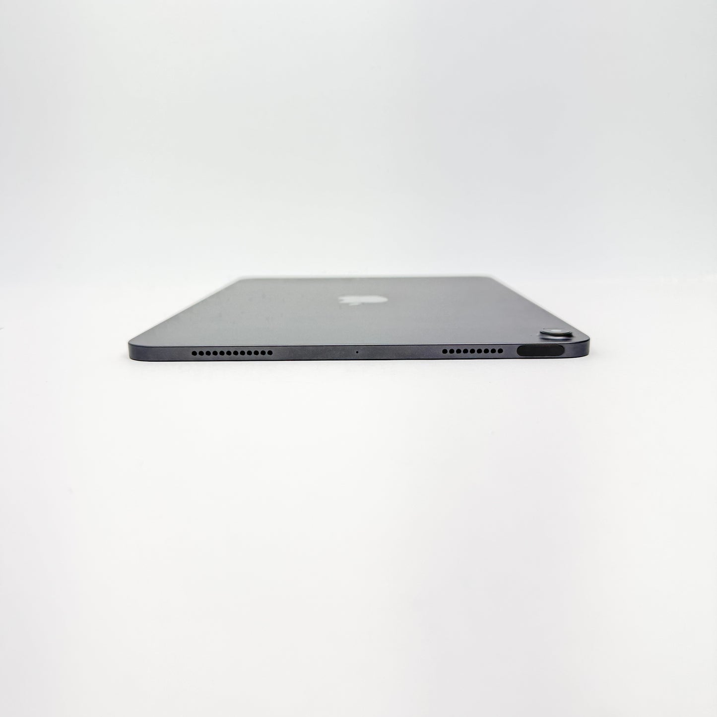 美品 iPad Air 第5世代 Wi-Fi 256GB 海外版 NM9L3LL/A スペースグレイ 本体のみ バッテリー最大容量95% 【C8889-60】