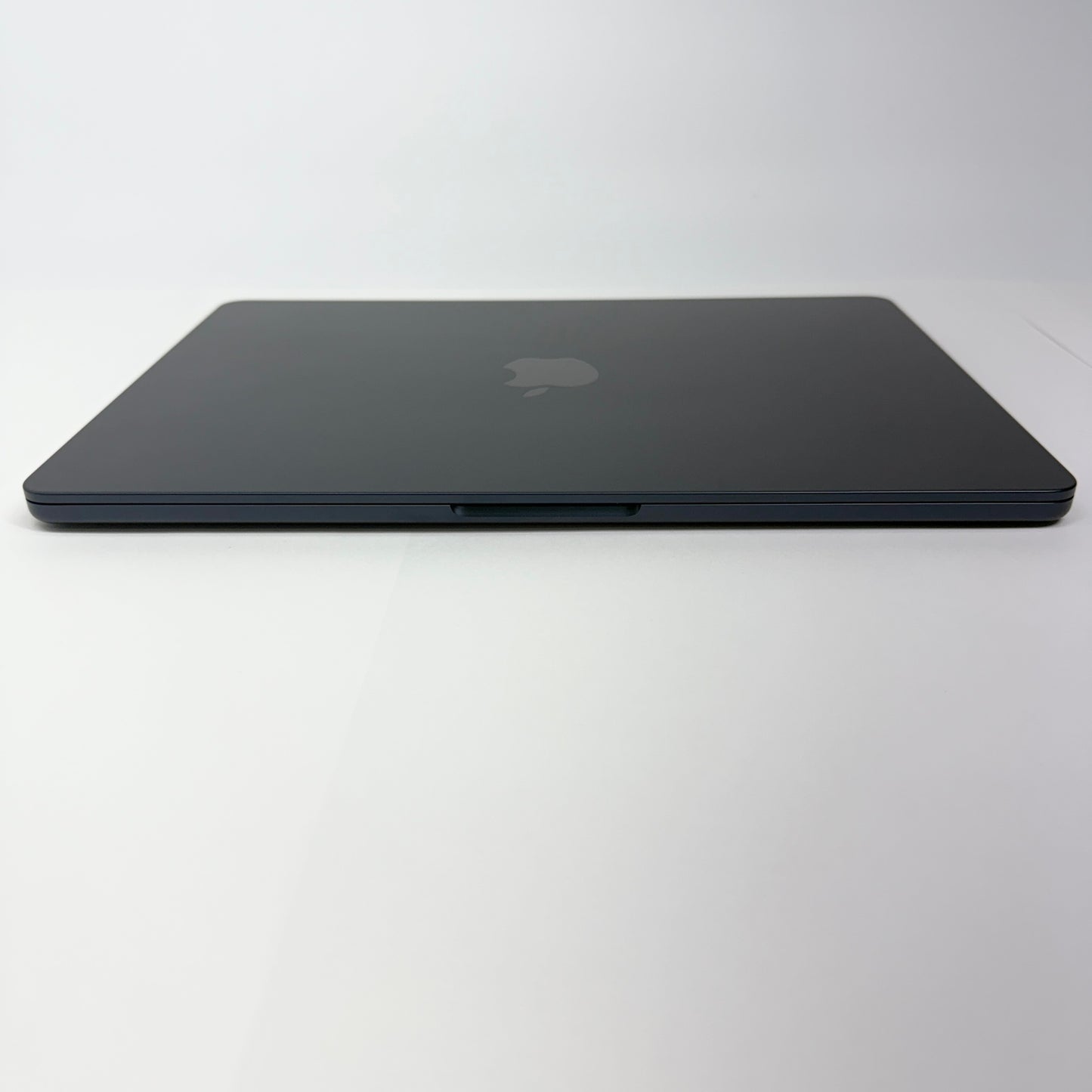 新品同様 美品 Apple MacBook Air M4 13インチ FW123J/A ミッドナイト 16GB 256GB  バッテリー最大容量100% 限定保証あり　【C5142-80】