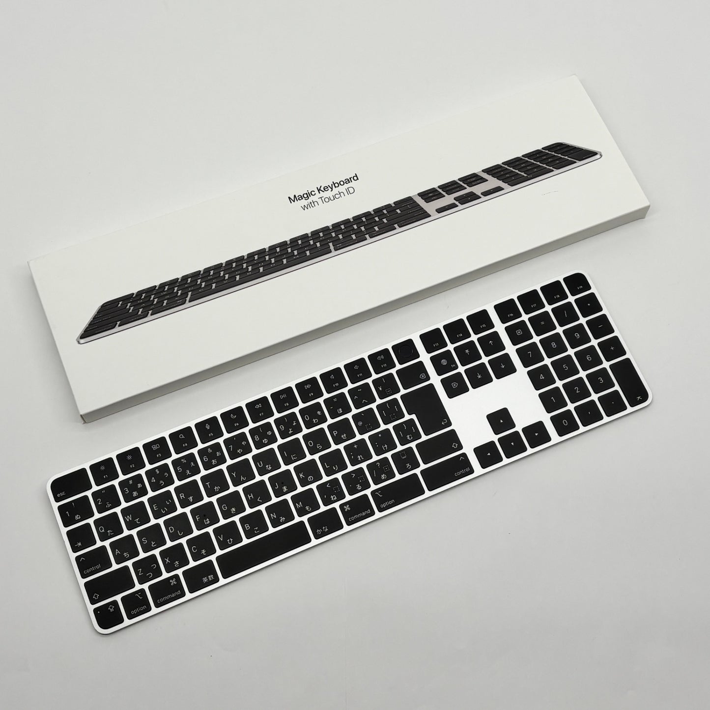 美品 Magic Keyboard Touch ID テンキー付 ブラック JIS MMMR3J/A スペースグレー【C8650-80】