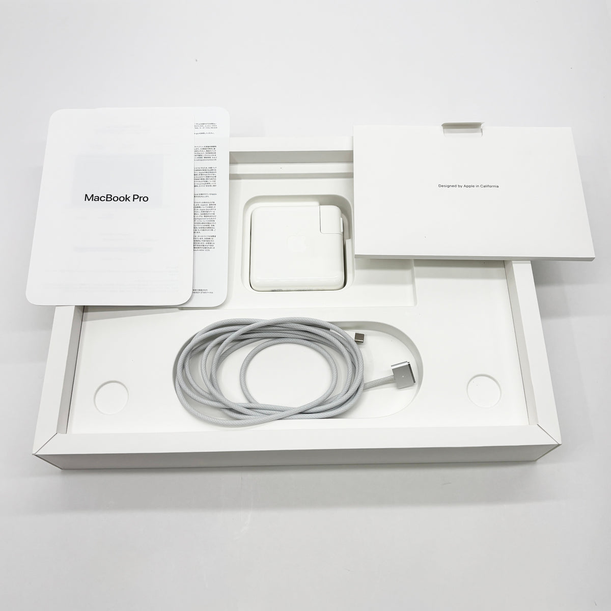 Apple MacBook Pro 14インチ M2 pro (10コアCPU16コアGPU) 16GB 512GB シルバー【C8989-80】