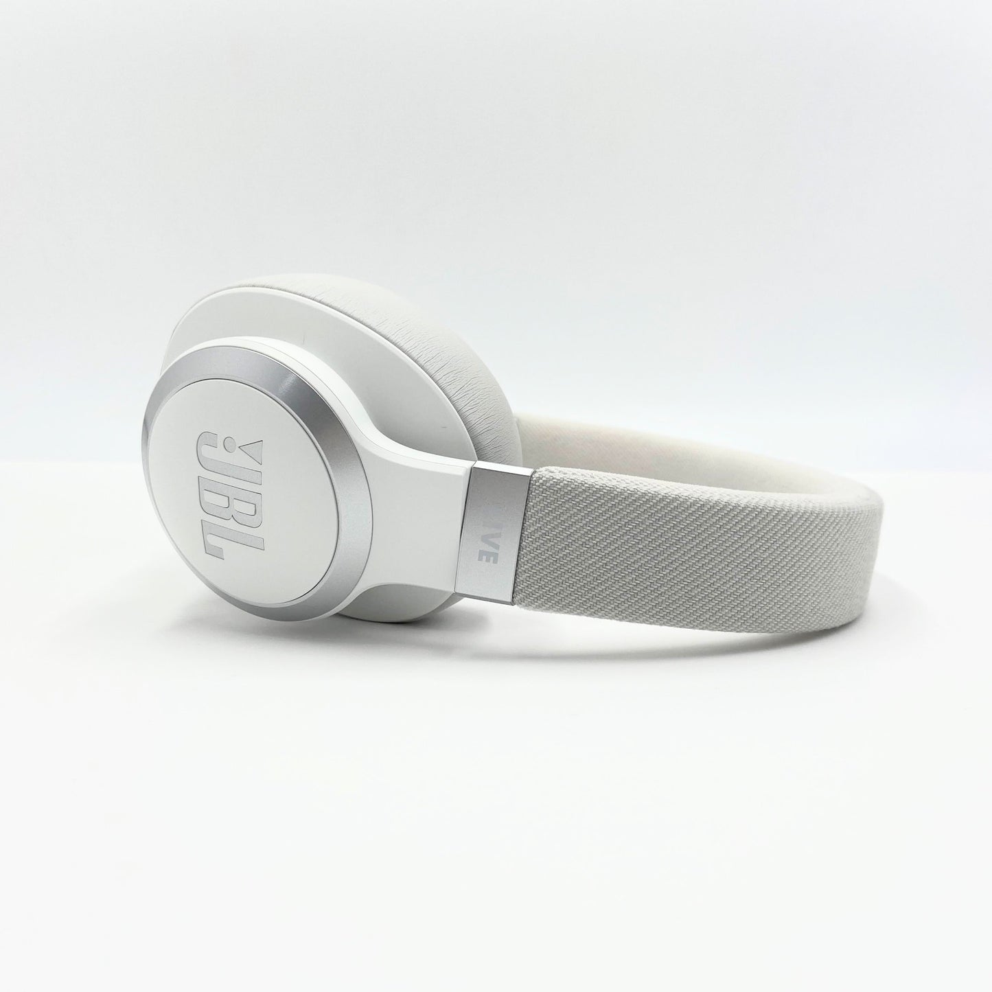 美品 JBL LIVE 770NC ワイヤレスヘッドホン	【C6375-60】