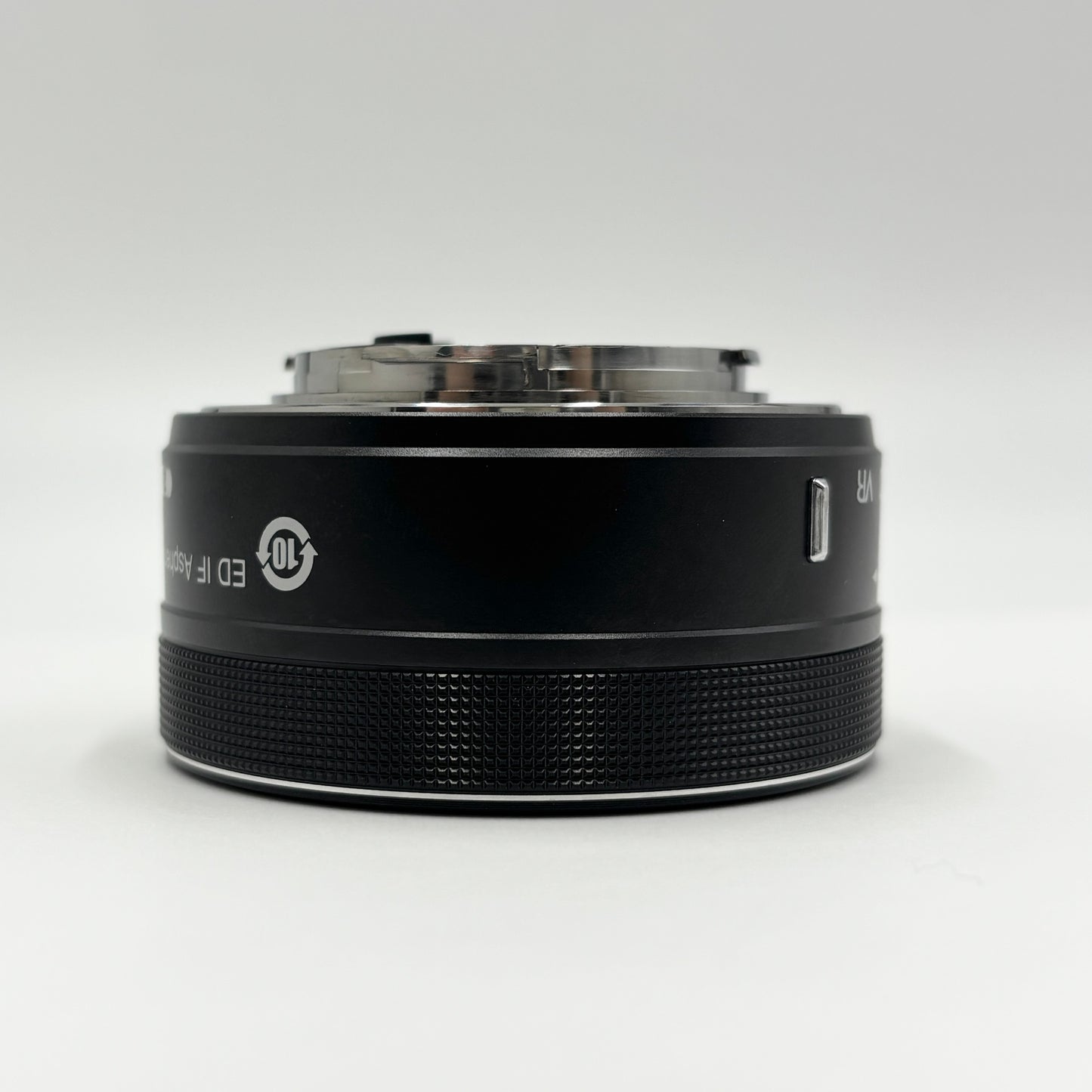 美品 Nikon 1 J5 標準パワーズームレンズキット ミラーレス一眼【C8172-60】