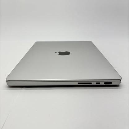 新品同様 美品 Apple MacBook Pro 14インチ M5 Pro 24GB SSD 1TB Liquid Retina XDR MGDN4J/A シルバー  バッテリー最大容量100%【C8836-80】