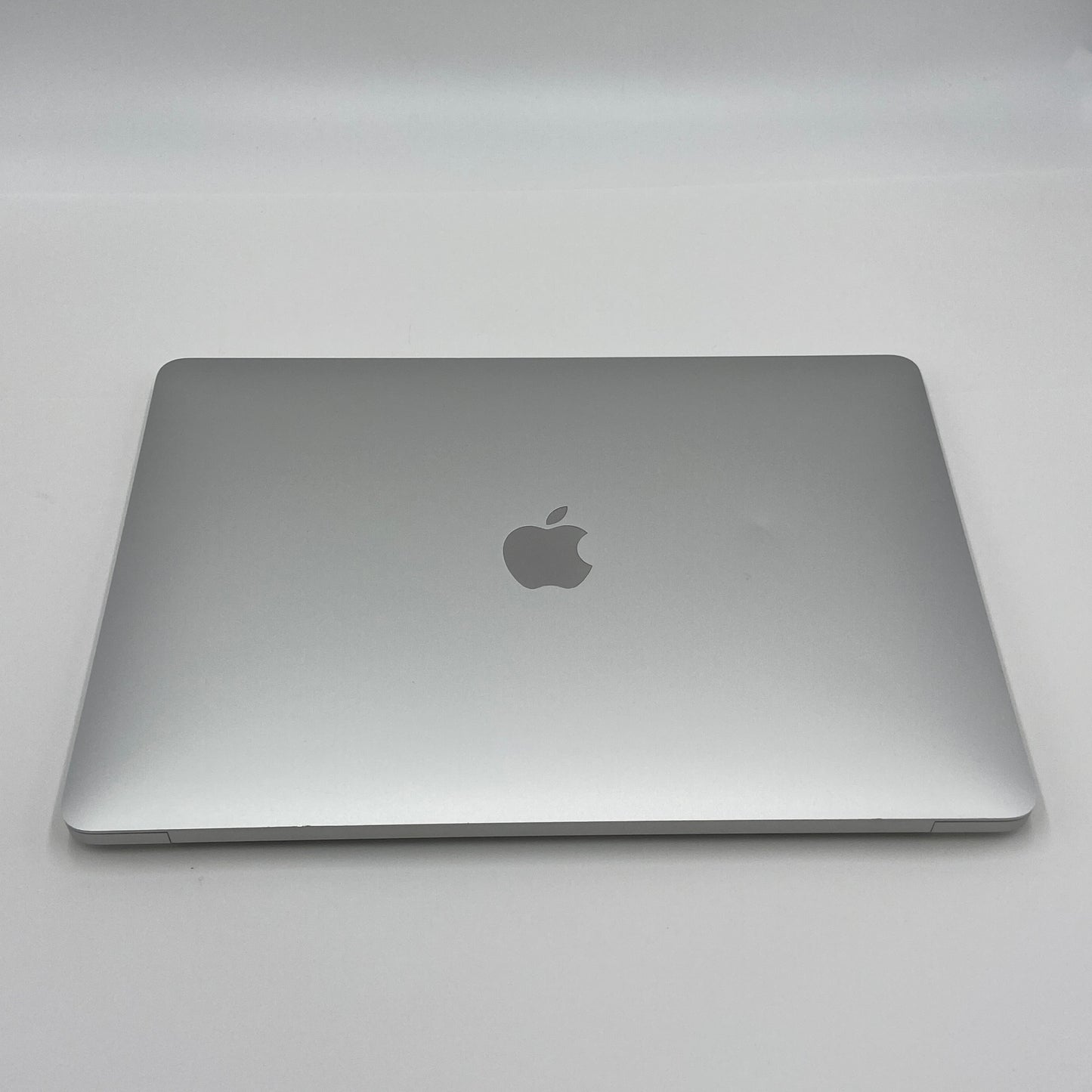 MacBook Air M1 2020 13インチ 8C CPU/7C GPU M1 8GB 256GB MGN93J/A バッテリー最大容量95％【C5252-80】