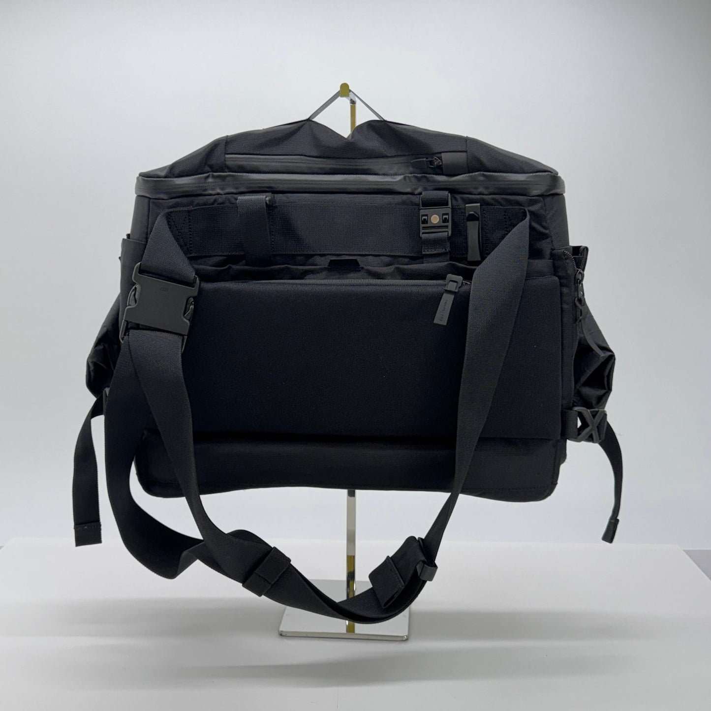 美品 コードオブベル X-TOTE / 3WAY メッセンジャートートバッグ [ CODE OF BELL X-TOTE / 3-Way Messenger Tote ] ＜19リットル※拡張時 35リットル＞【C7543】
