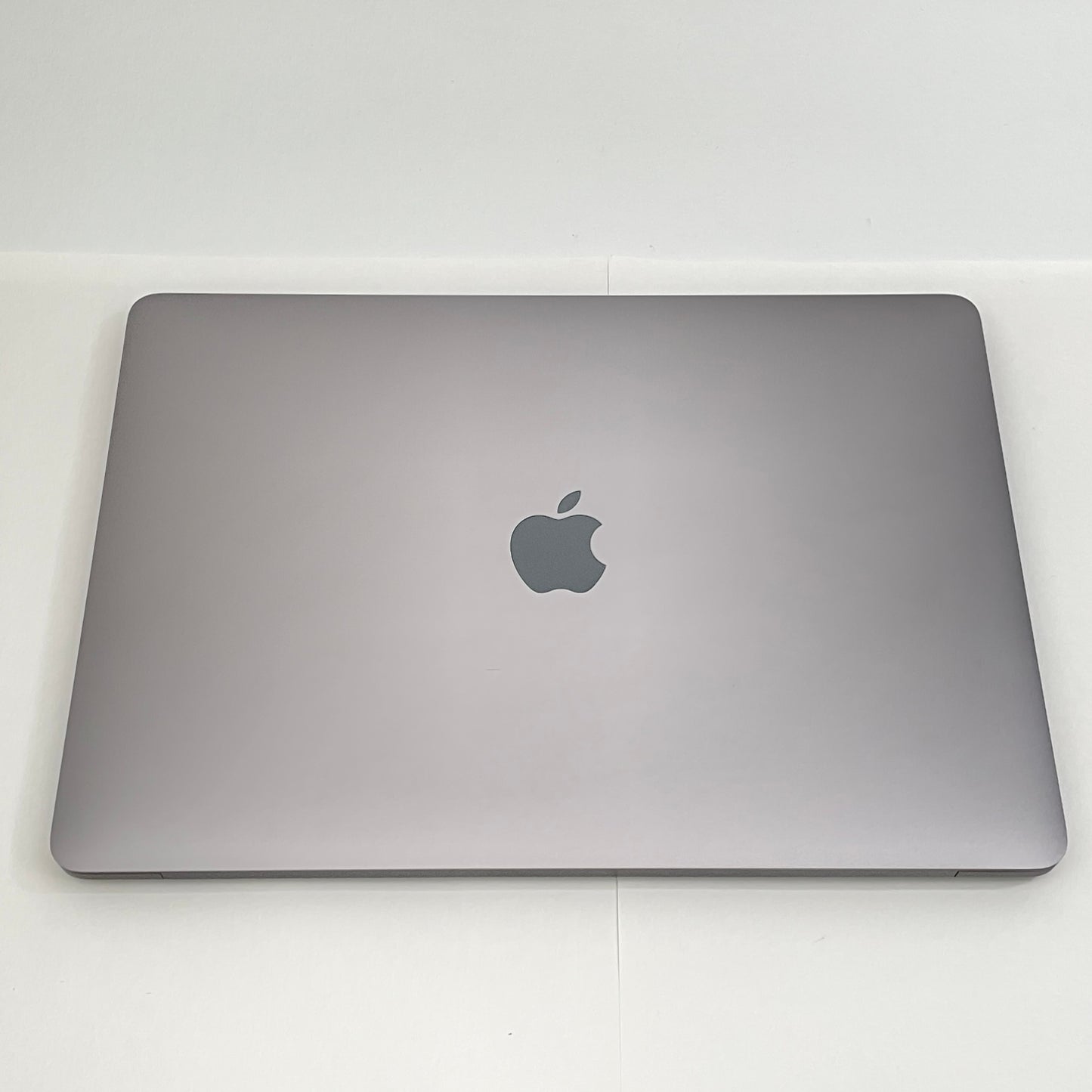 MacBook Pro 2020 13インチ 1.4GHz クアッドコア i5 8GB 256GB スペースグレイ MXK32J/A 【C6714−100】