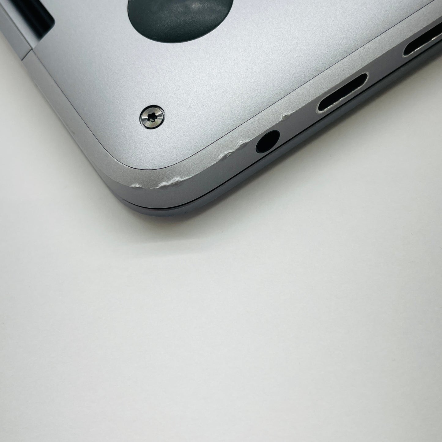 Apple MacBook Pro 13インチ 2020 2.3GHz クアッドコア i7 16GB 512GB Thunderbolt 3ポート x 4 【C4047-80】