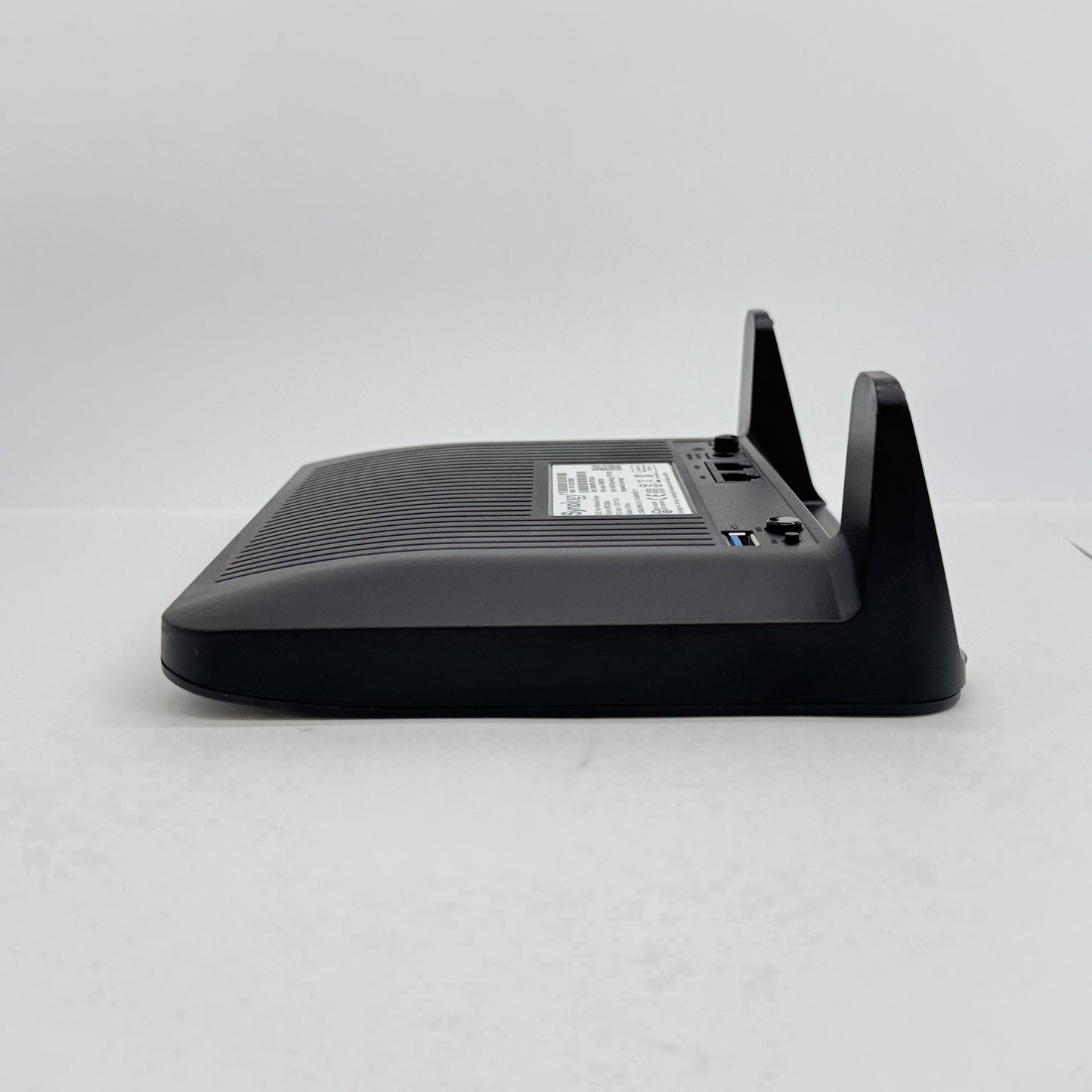 Synology 無線LANルーター MR2200ac【C7404-60】