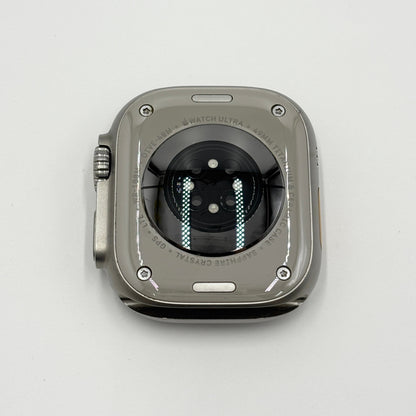 Apple Watch Ultra 第1世代 GPS+Cellularモデル 49mm チタニウム MQFR3J/A スターライト【C8692-C】