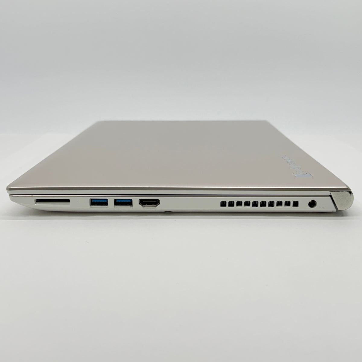 新品SSD TOSHIBA dynabook T65/H PT65HGP-REA i7 8550U 8GB SSD256GB Windows11Home サテンゴールド バッテリー最大容量88% 【C6097-80】