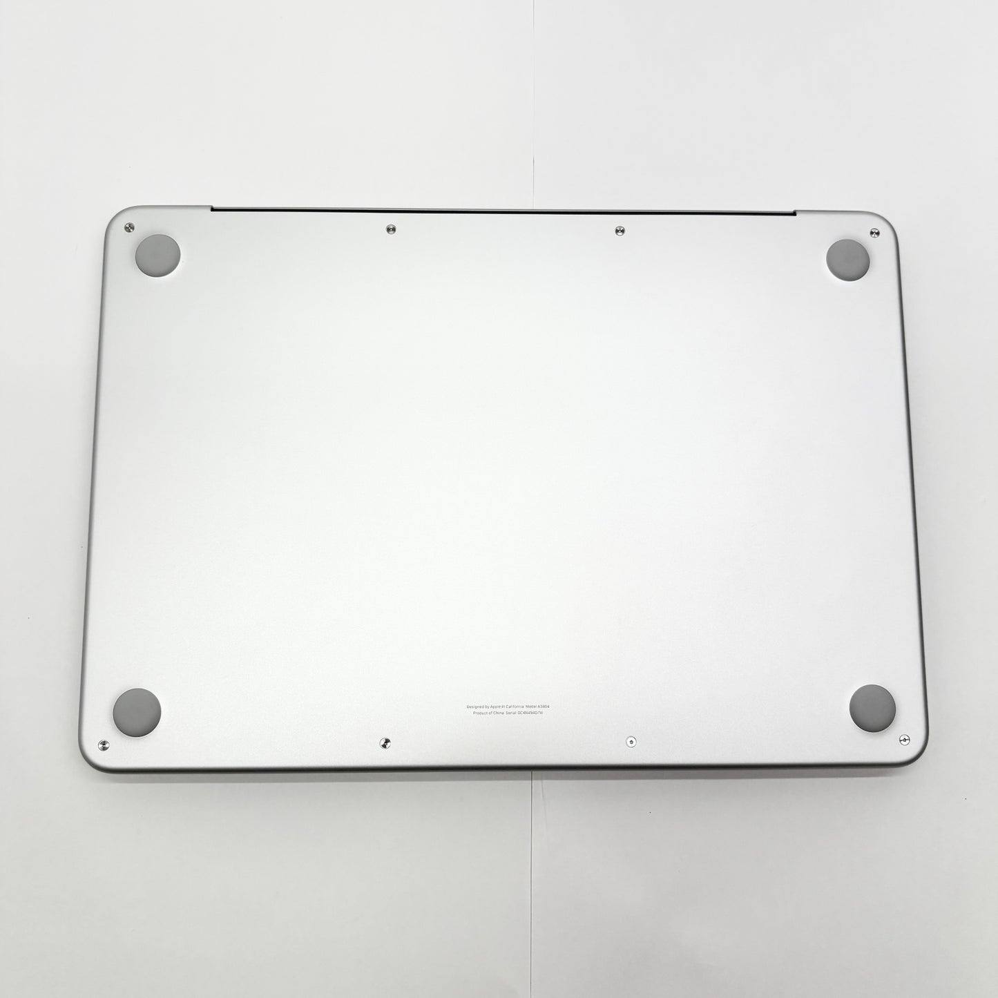 美品 新品同様 Apple MacBook Neo 13インチ Apple A18 Proチップ 6コア 8GB SSD 256GB シルバー MHFA4J/A バッテリー最大容量100%【C8700-80】