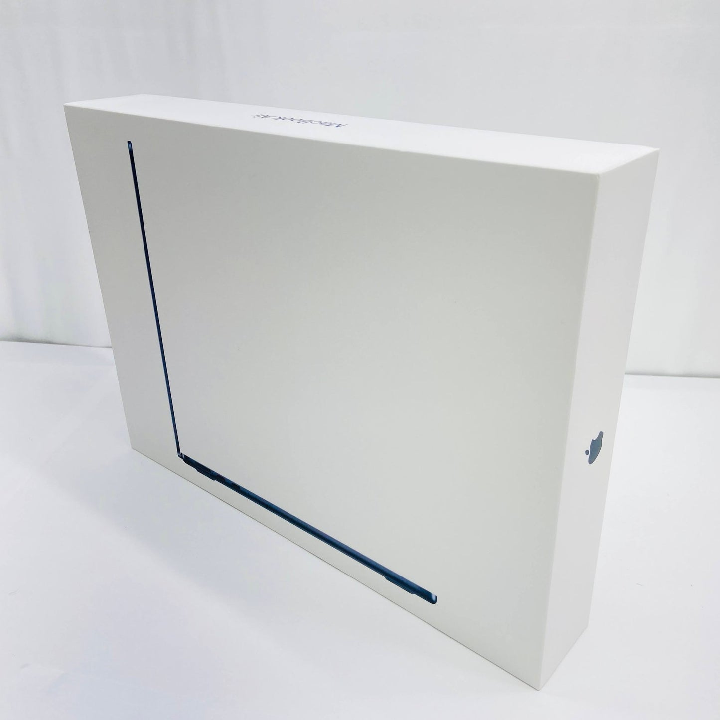 バッテリー最大容量100% Apple MacBook Air M2 2022 MLY33J/A 8GB SSD 256GB 付属品完備 C3869	80サイズ発送