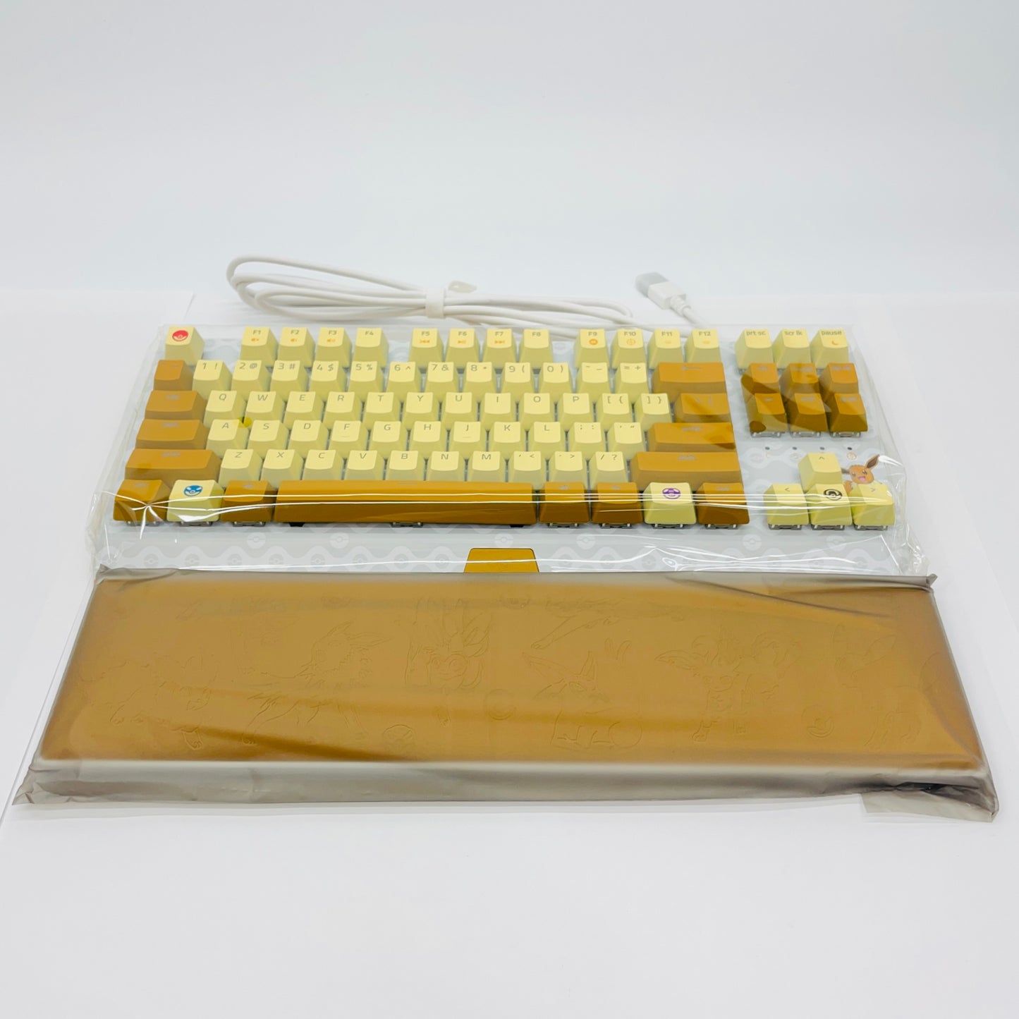 未使用 Razer Blackwidow V3　ポケモンイーブイver　パームレスト付き【C4828-100】