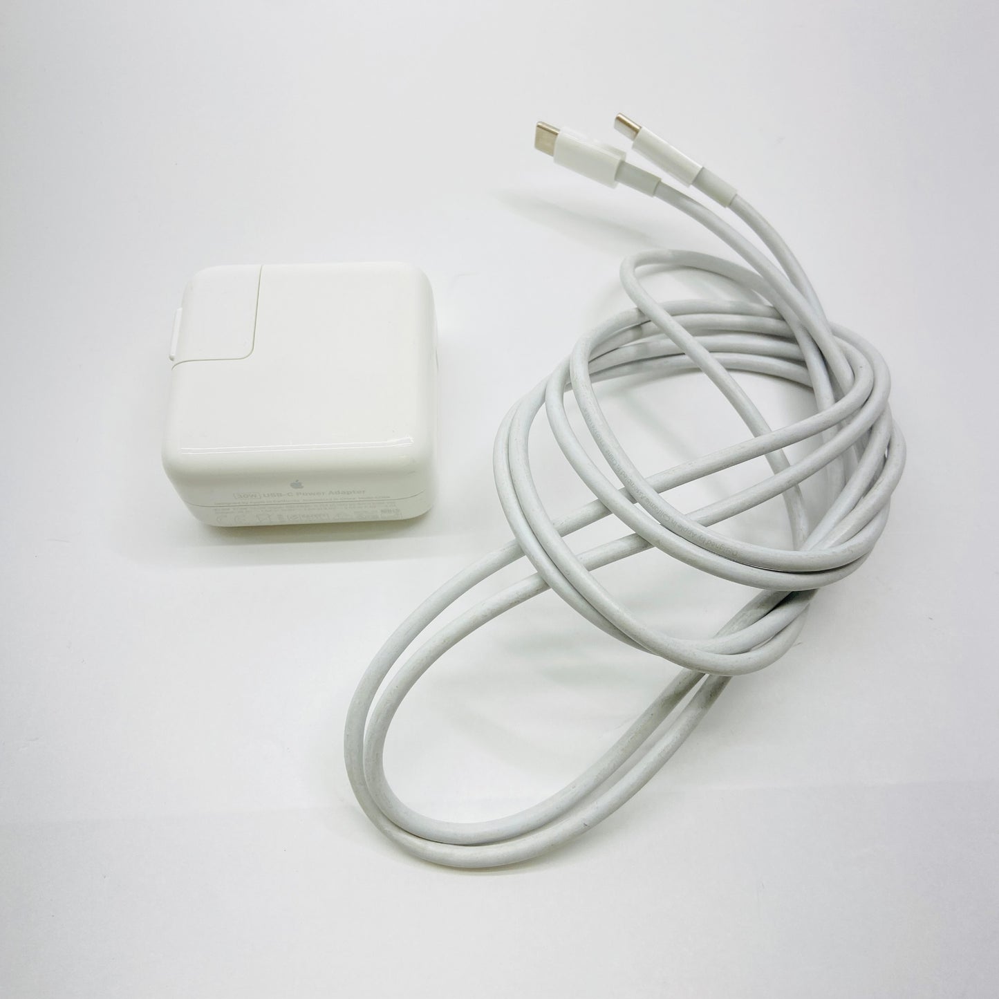 Apple MacBookAir 2020 13インチ i3 8GB 256GB 充放電回数27回【C4076-80】