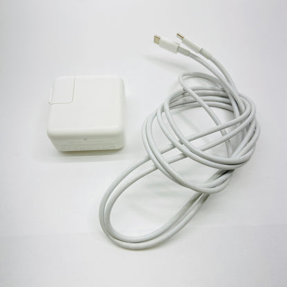 Apple MacBookAir 2020 13インチ i3 8GB 256GB 充放電回数27回【C4076-80】