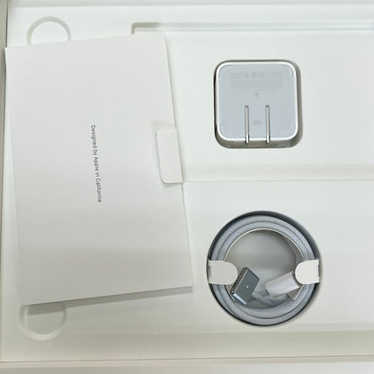 美品 新品同様 MacBook Air 13.6インチ M4チップ 16GB 512GBストレージ Liquid Retinaディスプレイ MC6U4J/A スカイブルー バッテリー最大容量100% 【C5457-80】限定保証有効期限：2026年7月16日