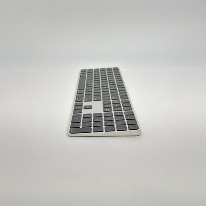 Apple Magic Keyboard with Touch ID テンキー付き 英語(US) ブラックキー 本体のみ【C6870-80】