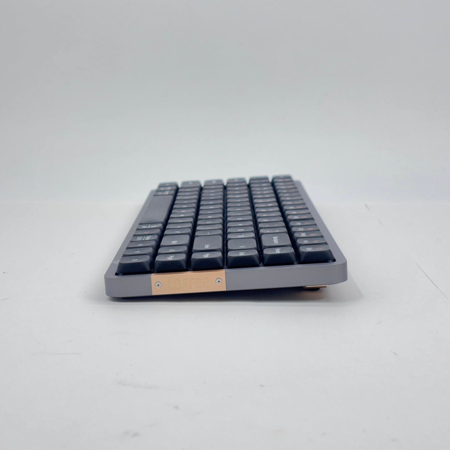 美品 Lofree Flow  84キー ロープロファイル メカニカルキーボード OE915【C8382-80】