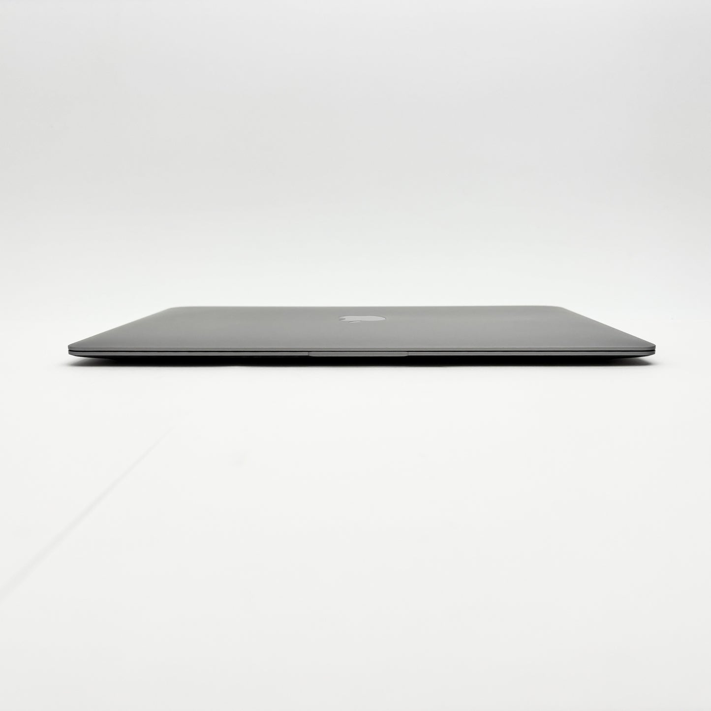 美品 MacBook Air Retina 13インチ 2018 1.6GHz デュアルコア i5 8GB 256GB  スペースグレイ【C8683-80】