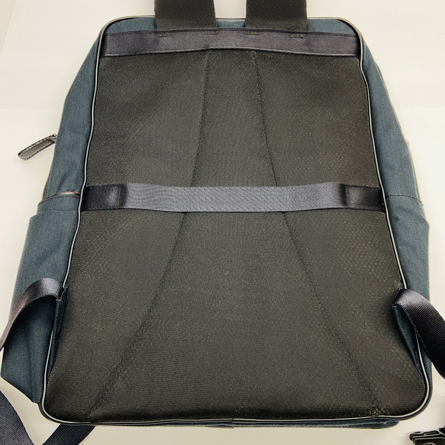 IS/IT イズイット 定価2,6万 ビジネスリュック 多収納デザイン ネイビー C3838