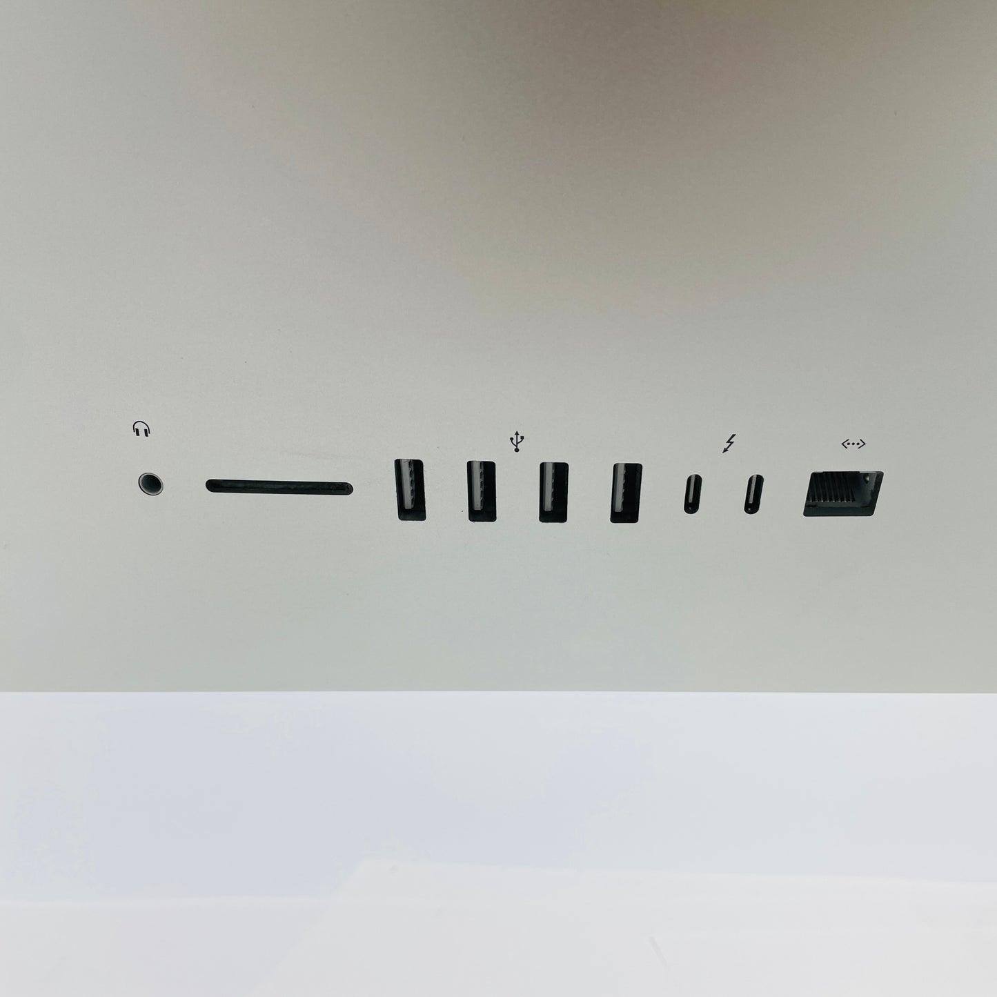 iMac Retina 4K 21.5インチ (Early 2019) Core i5 3.0GHz/8GB/FD 1TB MRT42J/A【C4318-140】