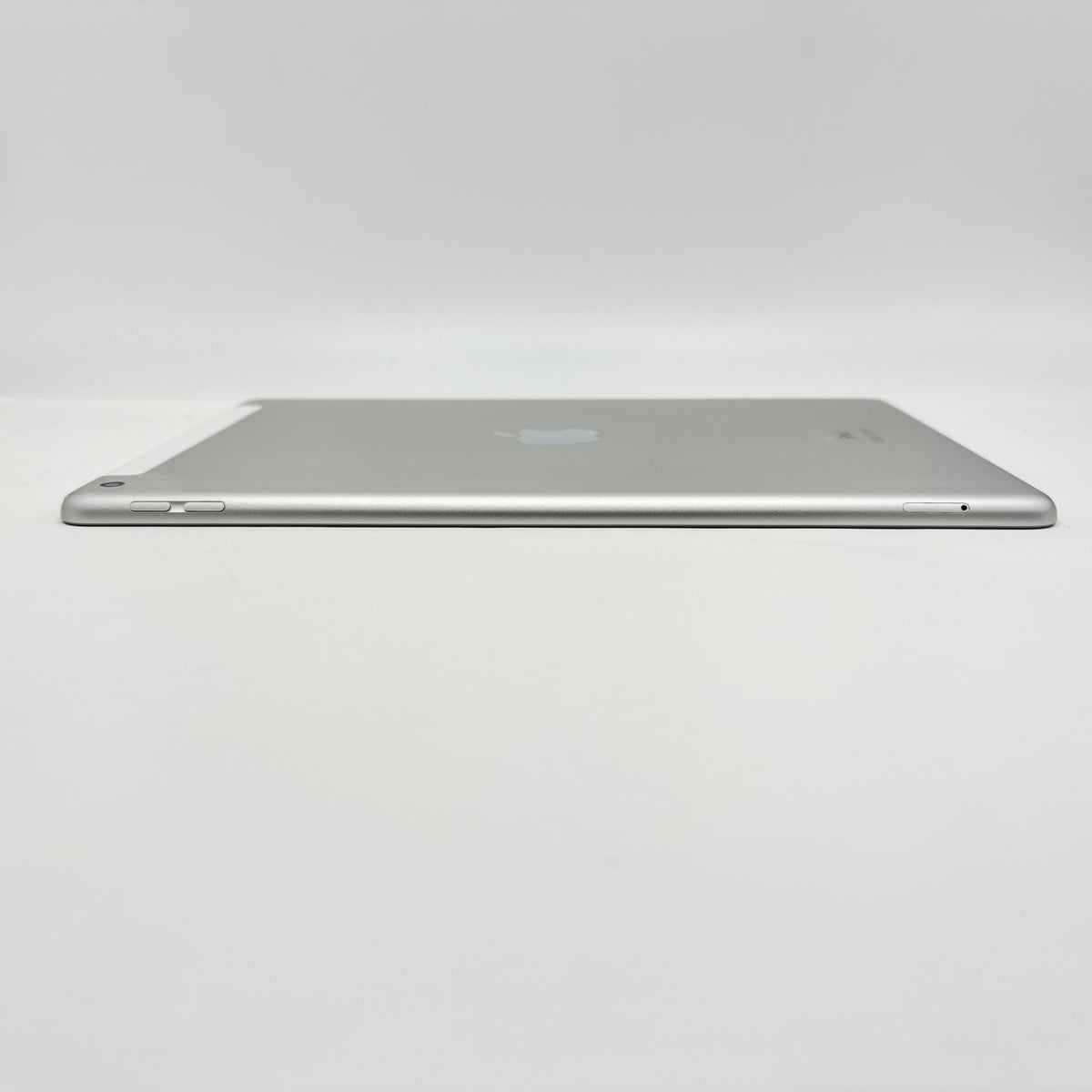 美品 Apple iPad（第9世代）Wi-Fi + Cellularモデル 64GB MK493J/A シルバー バッテリー最大容量94% 【C9088-60】