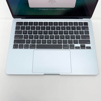 新品同様 美品 MacBook Air 13インチ M4 2025 10コアCPU 8コアGPU 16GB 256GB USキー 充放電回数10回 バッテリー最大容量100%【C5499-80】