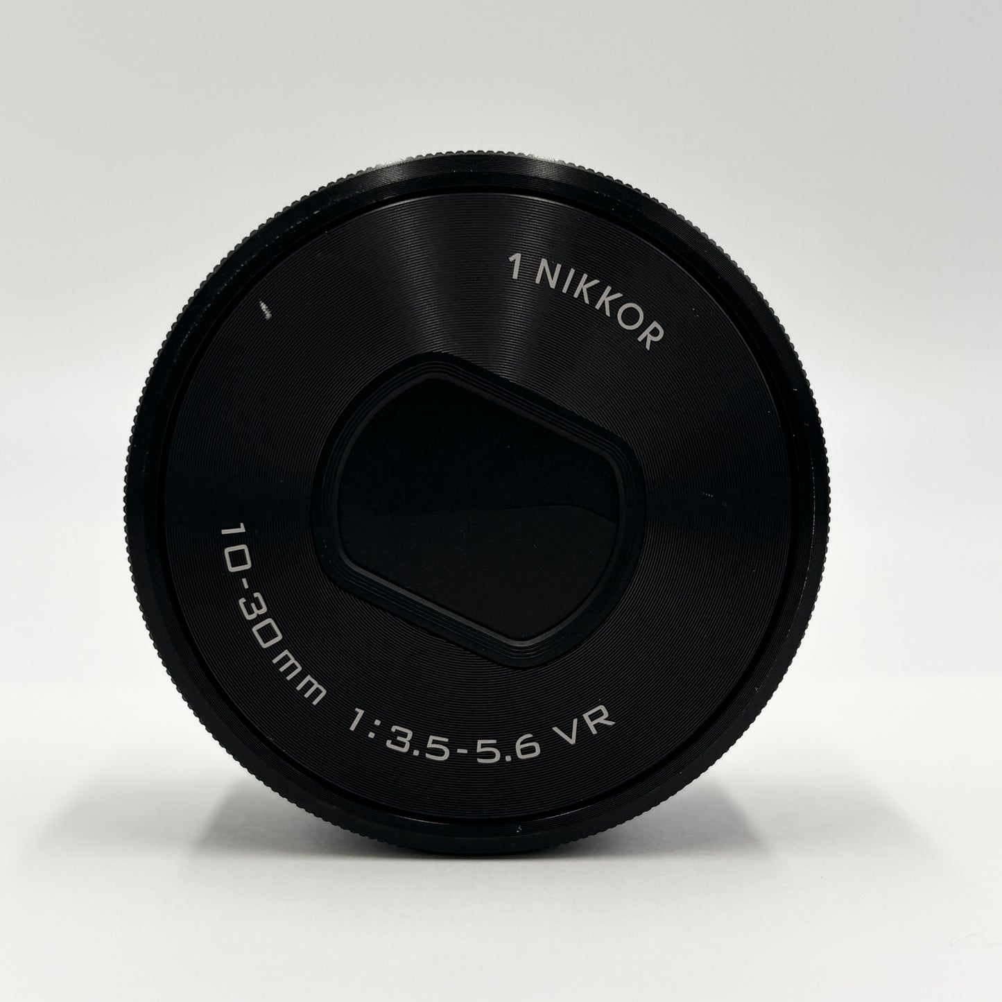 美品 Nikon 1 J5 標準パワーズームレンズキット ミラーレス一眼【C8172-60】