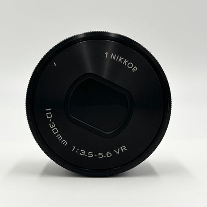 美品 Nikon 1 J5 標準パワーズームレンズキット ミラーレス一眼【C8172-60】