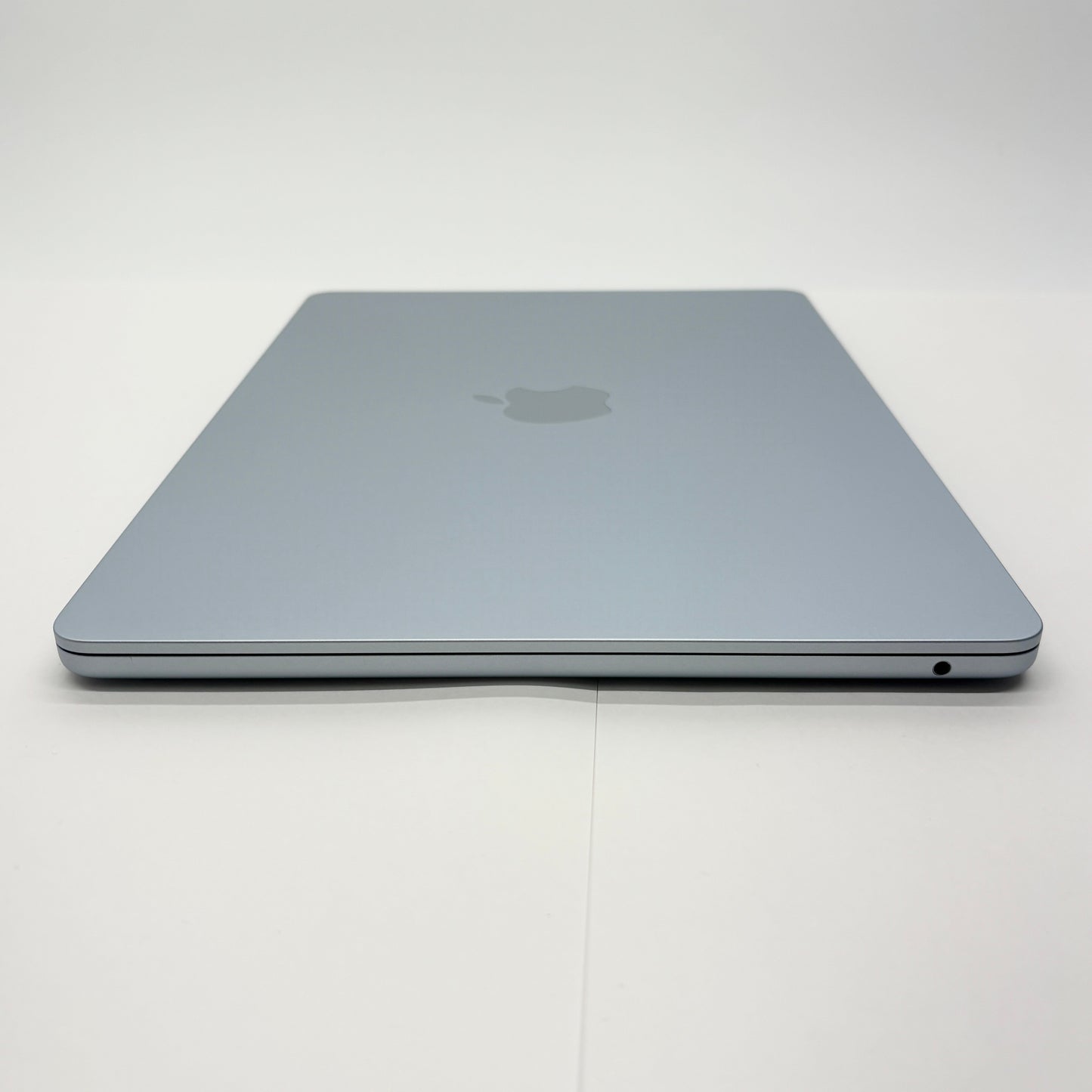 新品同様 美品 MacBook Air 13インチ (Early 2025) Apple M4 10コア 24GB SSD 512GB スカイブルー MC6V4J/A 充放電回数8回 バッテリー最大容量100%【C7977-80】