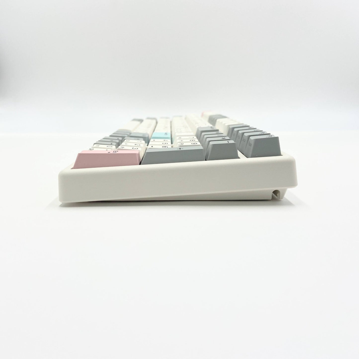 美品 NiZ キーボード X99(英語配列) ホワイト X99EC(S) / 35gf [有線 /USB]【C5992-80】