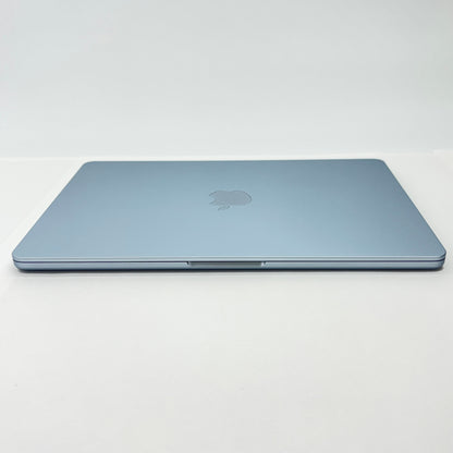 新品同様 美品 MacBook Air 13インチ M4 2025 10コアCPU 8コアGPU 16GB 256GB USキー 充放電回数10回 バッテリー最大容量100%【C5499-80】