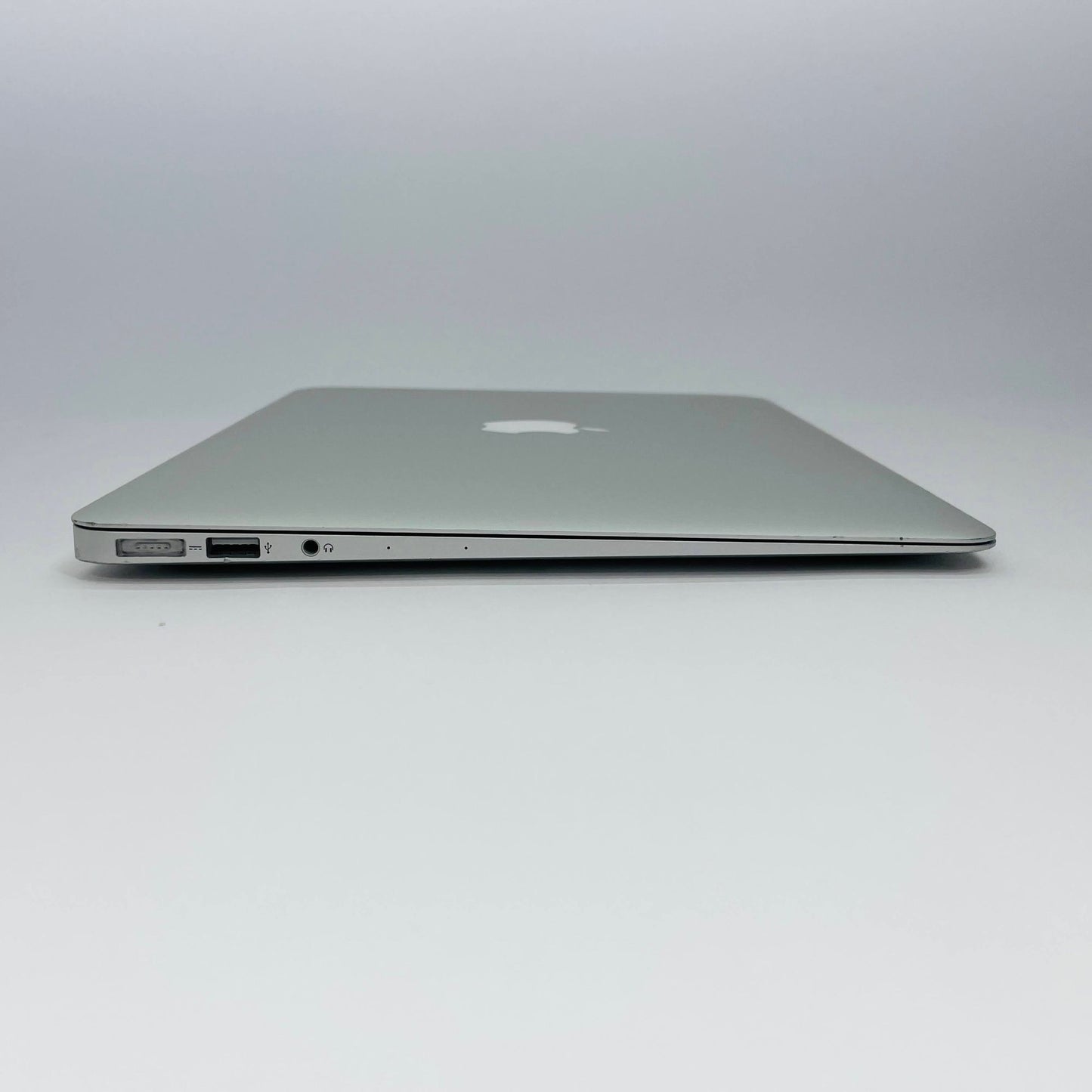 Apple MacBook Air 13インチ (Mid 2017) Core i7 2.2GHz/8GB/SSD 512GB【C4663-80】