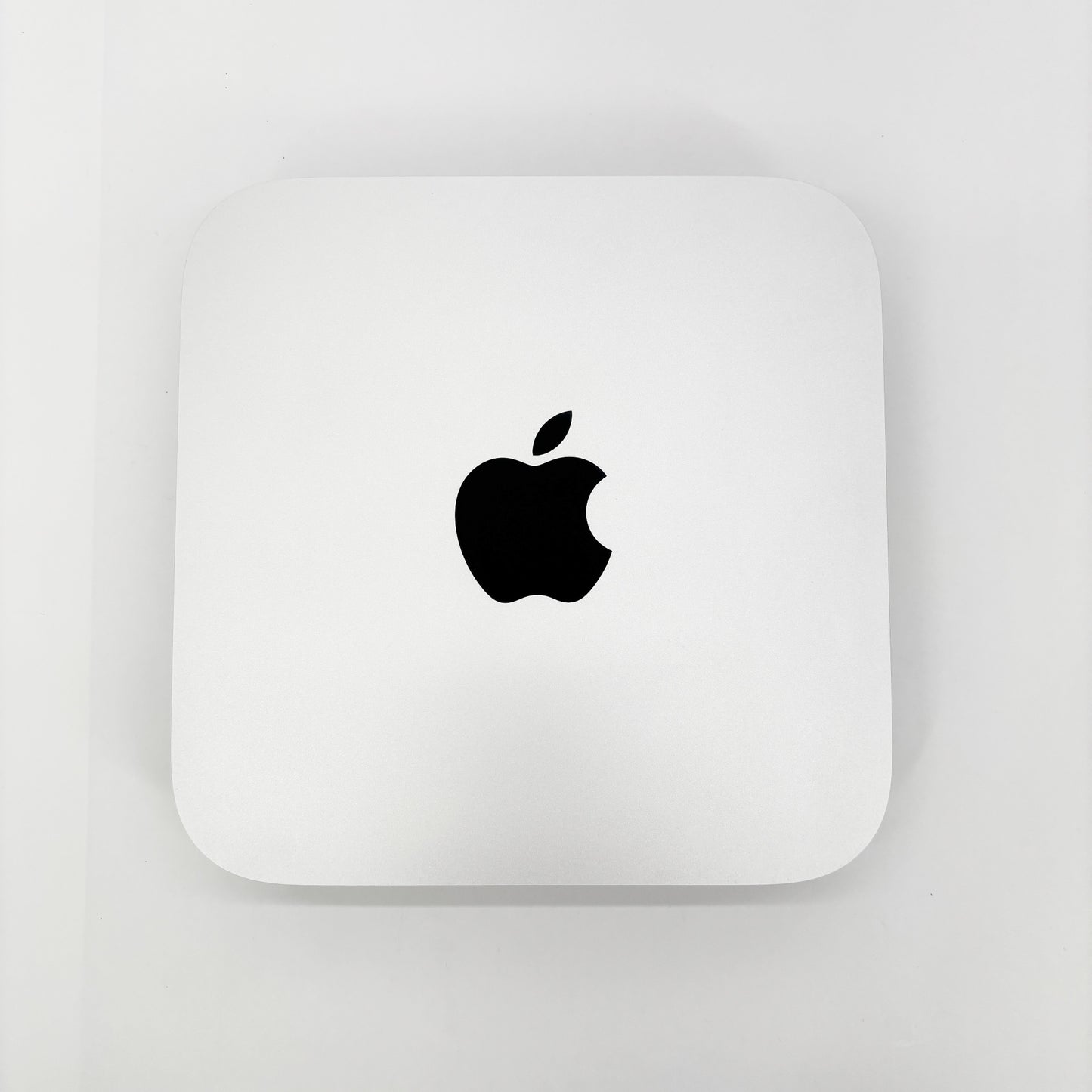 美品 Apple Mac mini (Early 2023) Apple M2 8コア/8GB/SSD 256GB MMFJ3J/A 付属品完備【C8556-80】