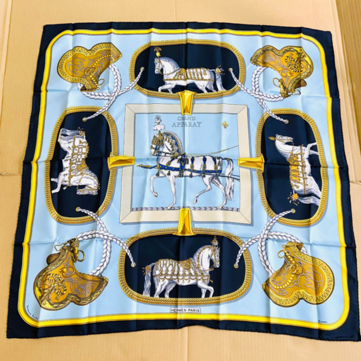 美品 HERMES エルメス スカーフ シルク 大判 馬 カレ90【C41-80】