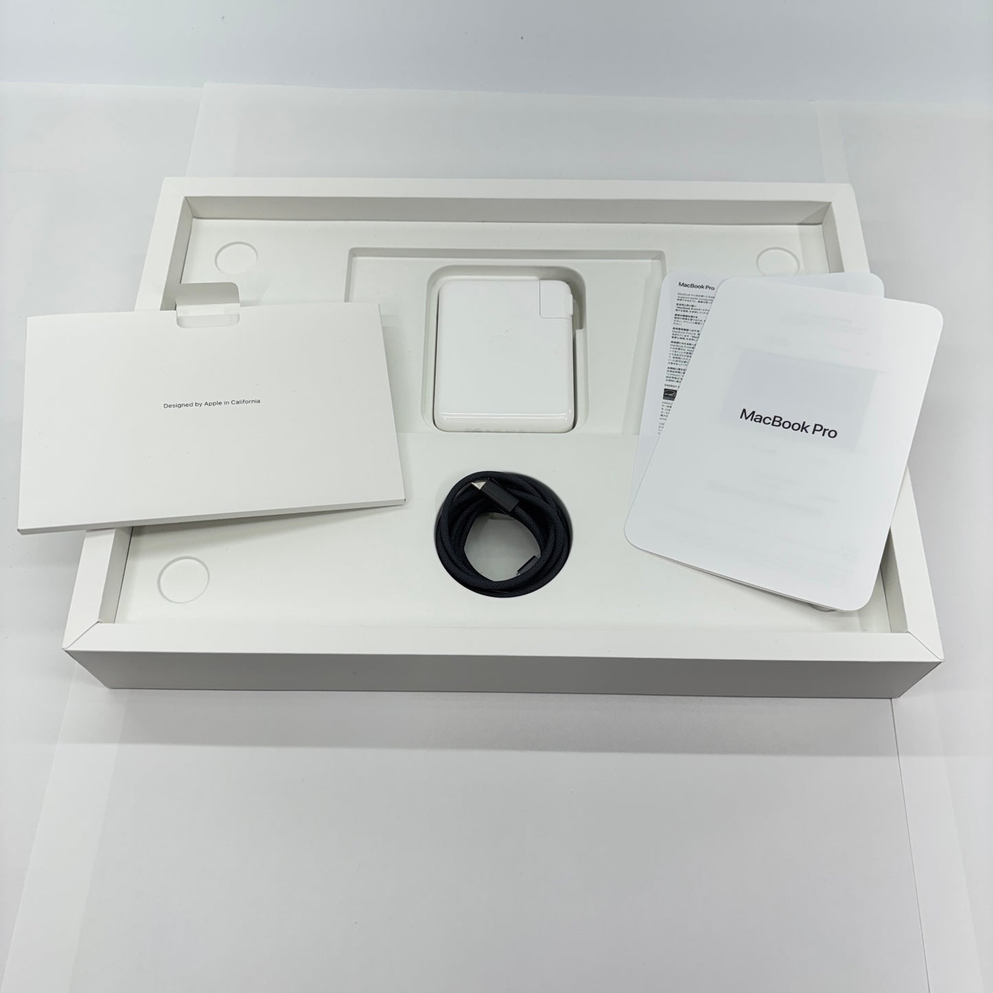 新品同様 美品 Apple MacBook Pro 16.2 インチ 2024年モデル MX2X3J/A スペースブラック M4 Proチップ 14コア 24GB SSD 512GB バッテリー最大容量100%【C5580-100】