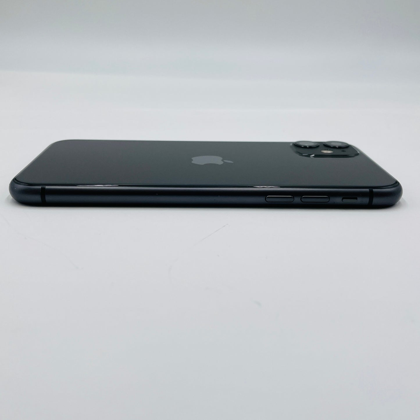 Apple iPhone 11 128GB SIMフリー MWM02J/A ブラック 【C4238-C】